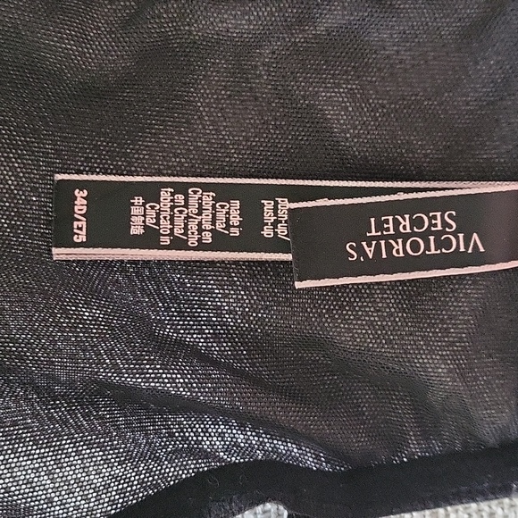 VICTORIA'S SECRET bra  size 34 D - Picture 9 of 11